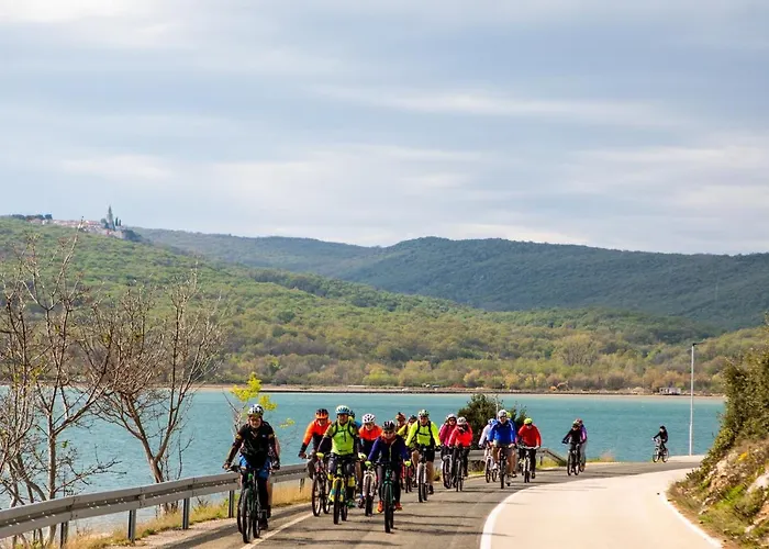 Apartment Oak Meadow Dobrinj