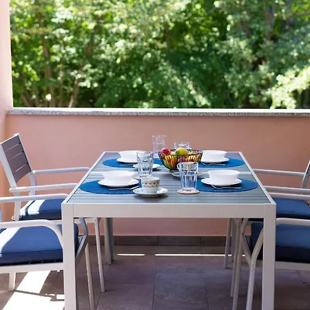 Oak Meadow * Dobrinj