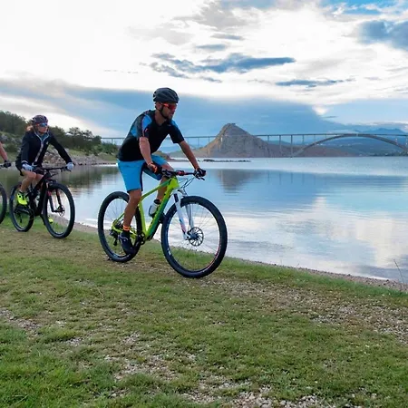 Oak Meadow * Dobrinj